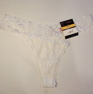 No Boundaries thongs, white, Size M
